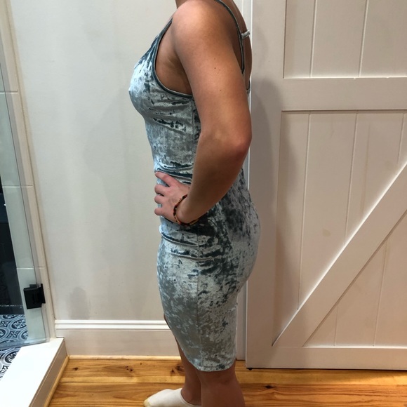 - - Blue crushed velvet dress new without tag - Picture 3 of 7